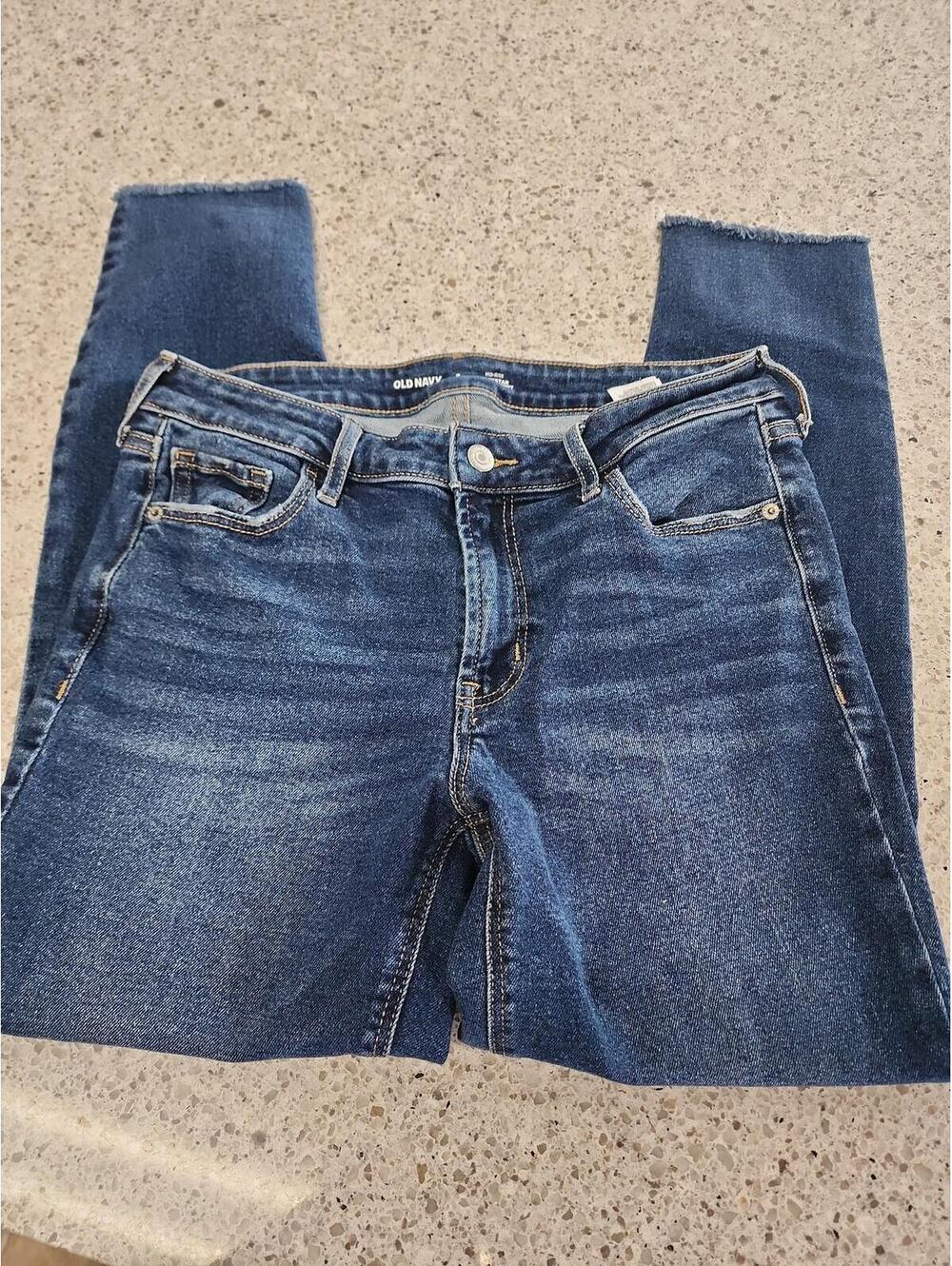 Jeans - Picture 3 of 9